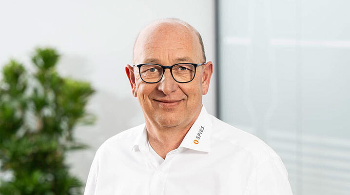 The picture shows the head of operating management Stefan Wilker.