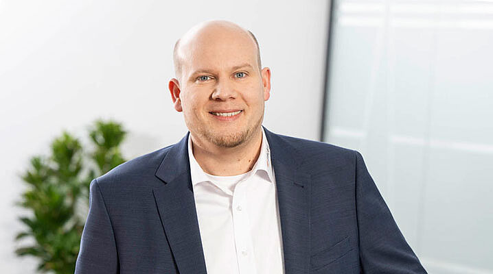 The picture shows the head of sales Philipp Richter.